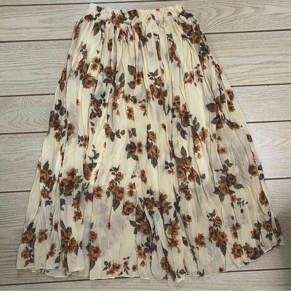 Midi floral skirt - Picture 2 of 2